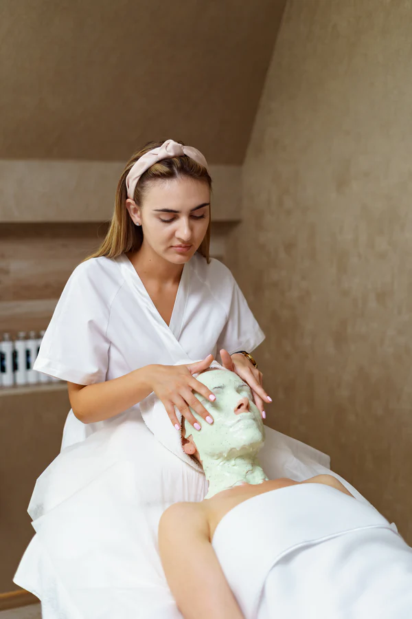 Experienced Dermatologist at Sahra Skin Clinic