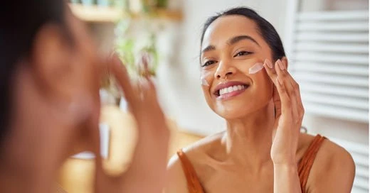 10 Daily Habits Recommended by Skin Specialists for Healthy Glowing Skin